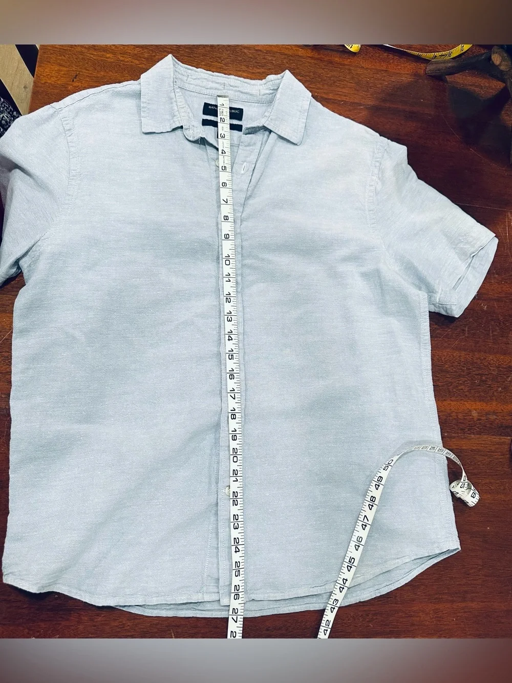 Banana Republic Men’s Light Blue Linen Short-Sleeve Button-Up Shirt Medium